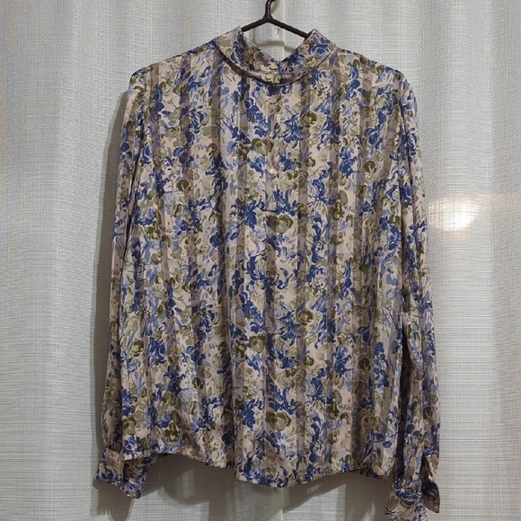 Vintage NICOLA Floral Blouse Women's 14 Pleated Front Buttons Lightweight - Picture 8 of 11